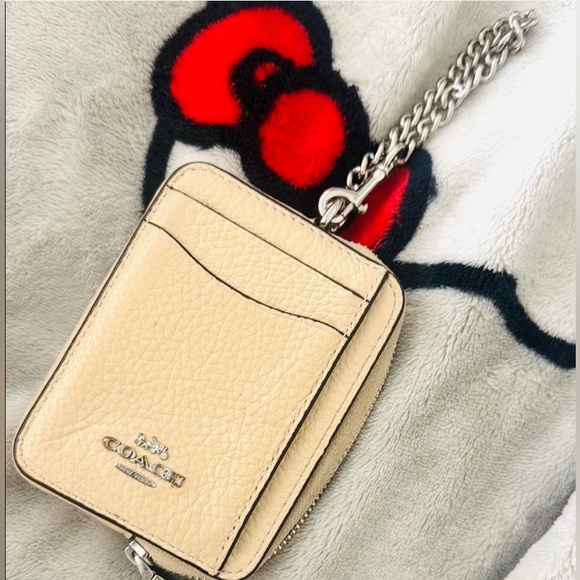 COACH Zip ID Card Case With Gold Chain Strap Cream Color Leather Mini Wallet - Picture 1 of 4